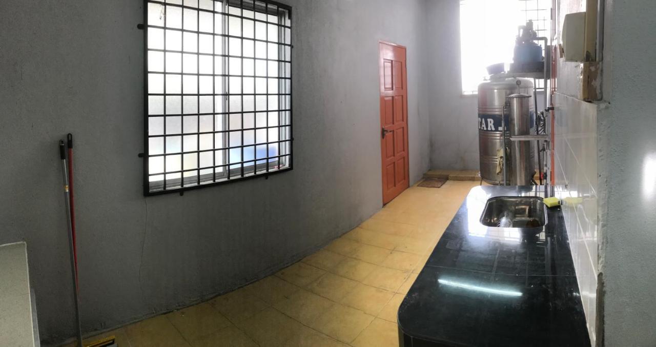 Ruhani Homestay 3 Kb - 4 Bedroom Fully Airconditioned With Wifi & Netflix Kota Bharu Exterior foto