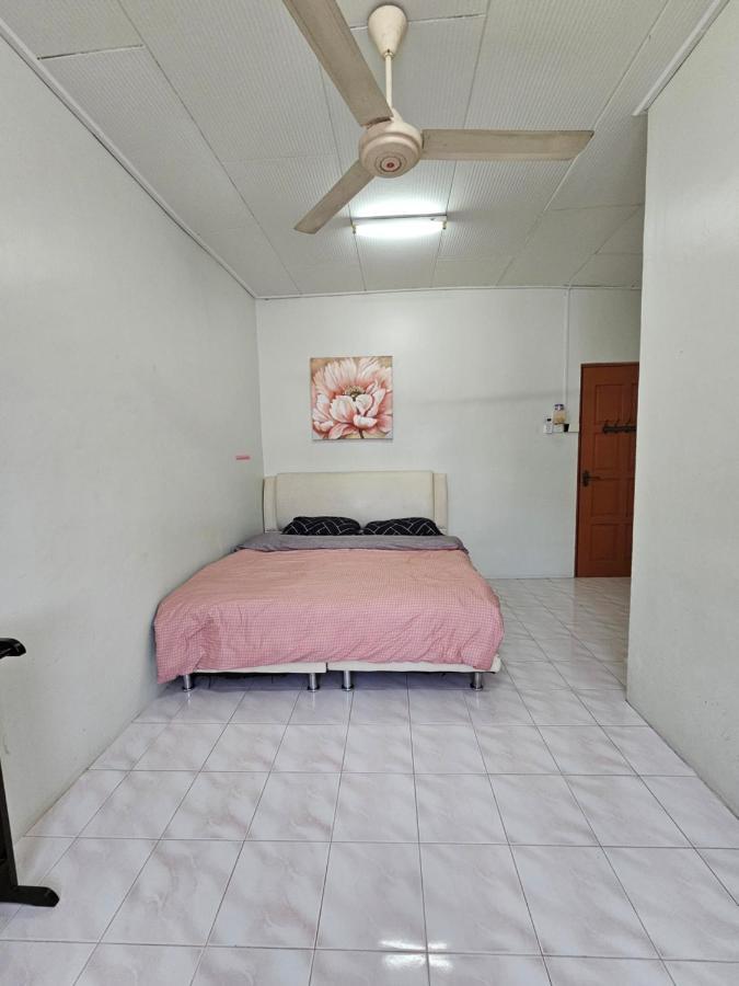 Ruhani Homestay 3 Kb - 4 Bedroom Fully Airconditioned With Wifi & Netflix Kota Bharu Exterior foto