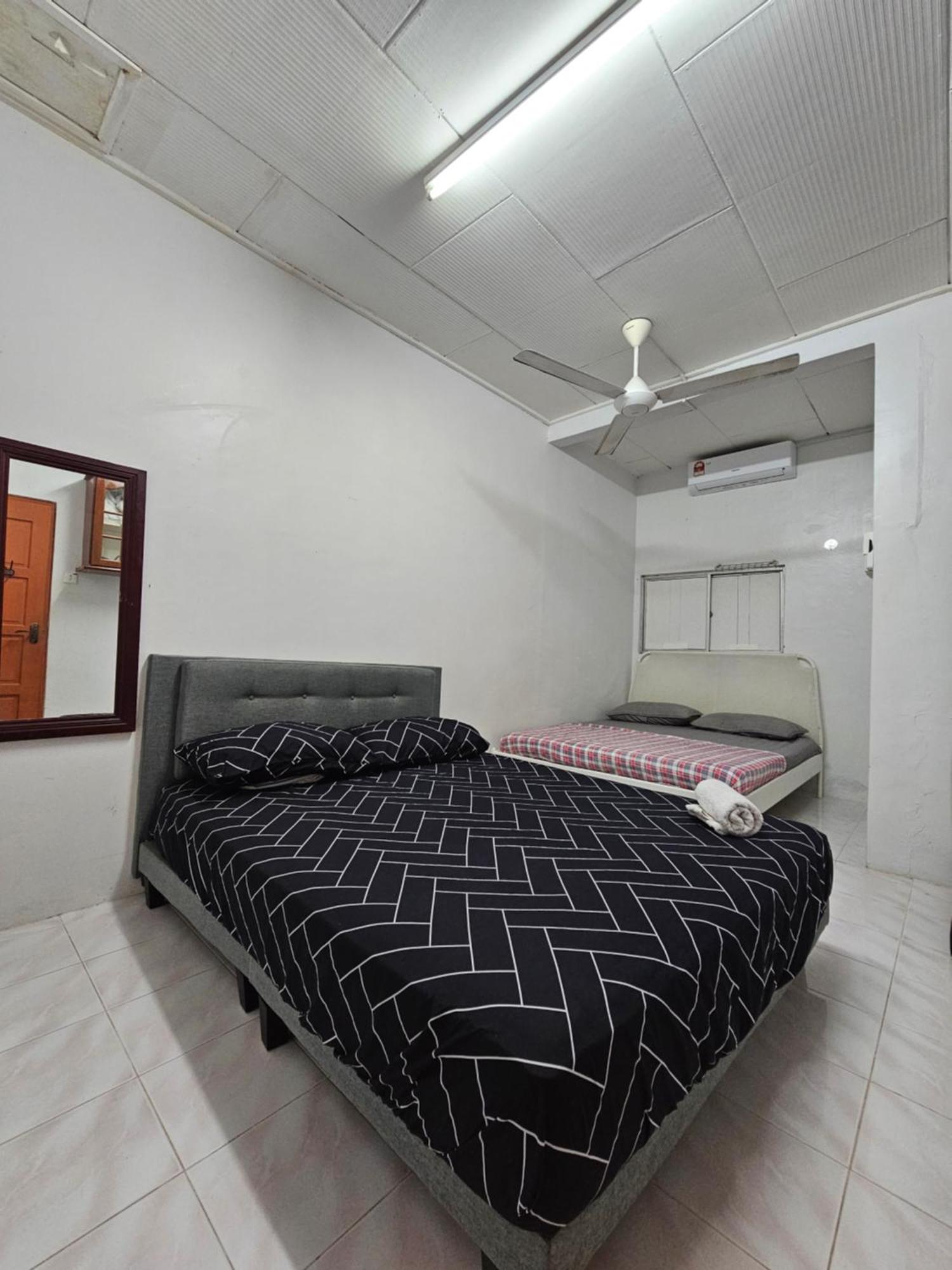 Ruhani Homestay 3 Kb - 4 Bedroom Fully Airconditioned With Wifi & Netflix Kota Bharu Exterior foto